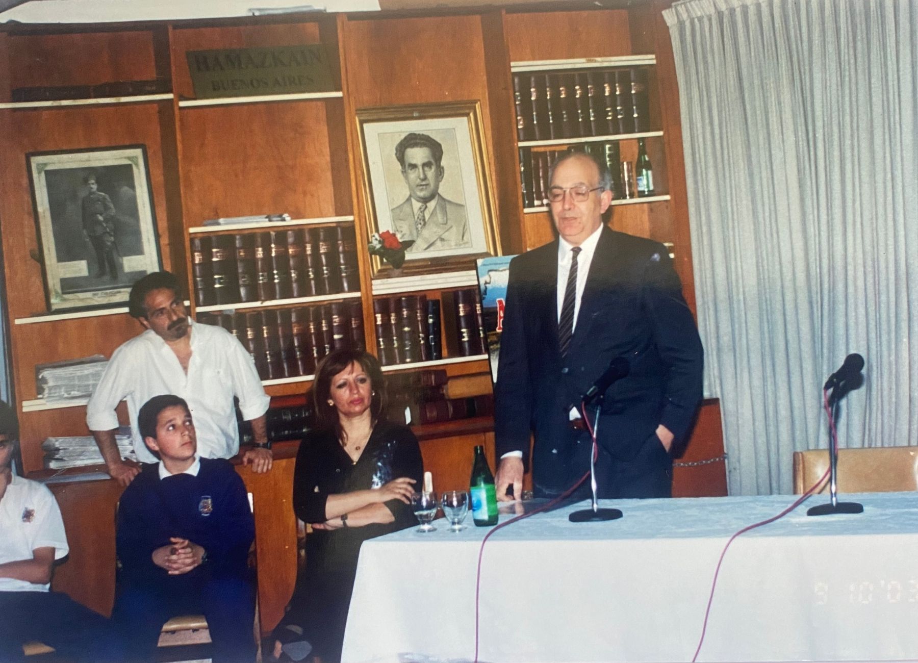 Presentación del libro infantil 'Nuestros antepasados hablan'. Libro elaborado junto a un grupo de docentes del Colegio Jrimian.