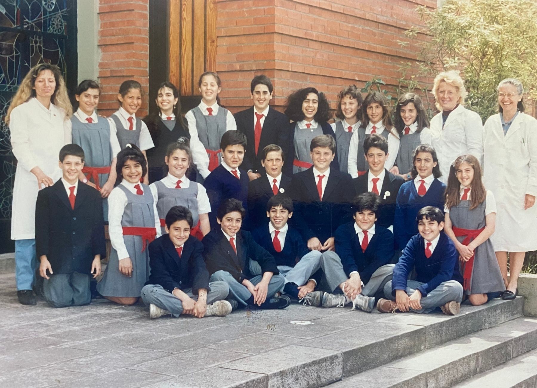 Colegio Armenio de Vicente López. Docente de 6º grado.